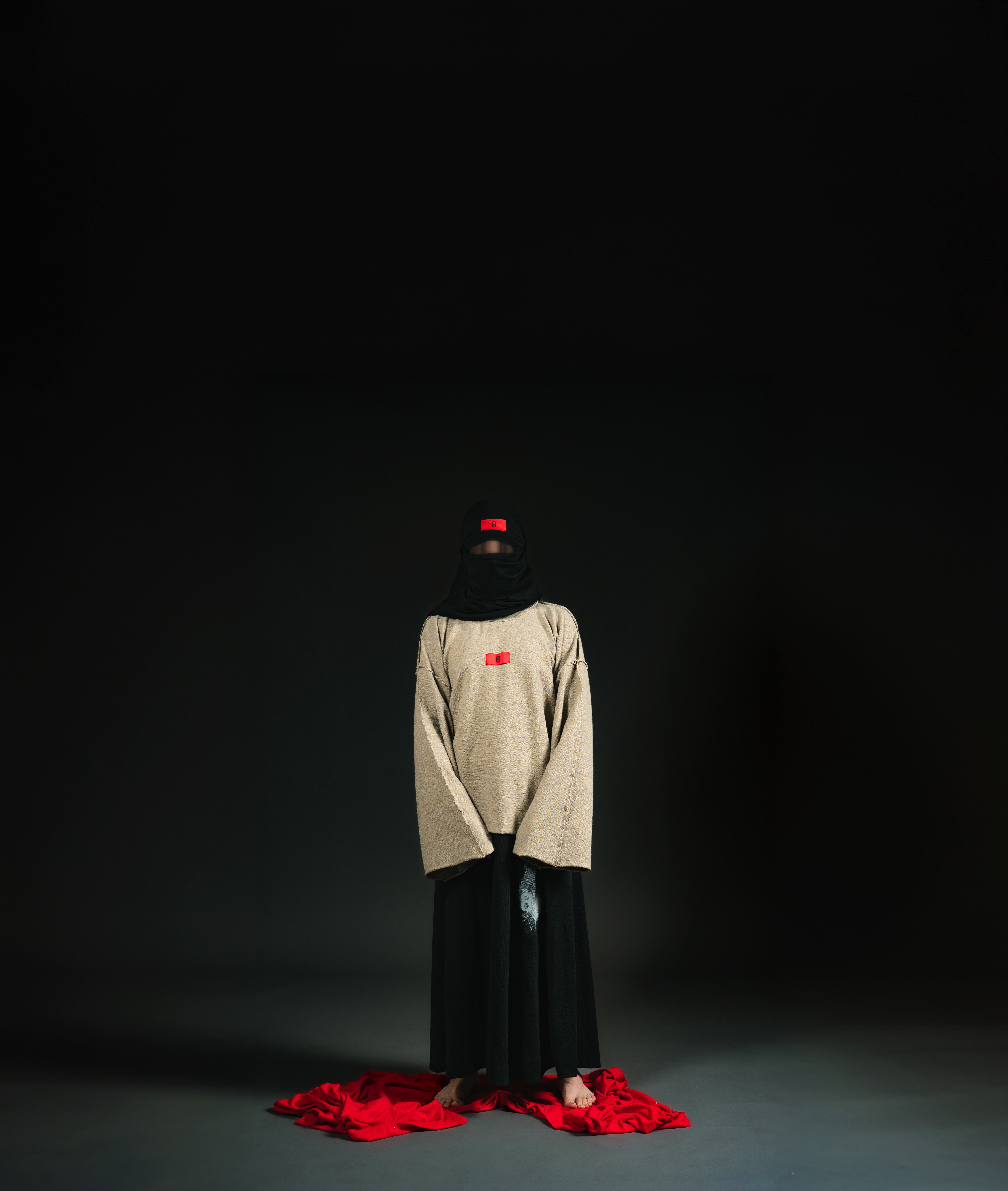 Crewneck Caqui / Falda Intervenida